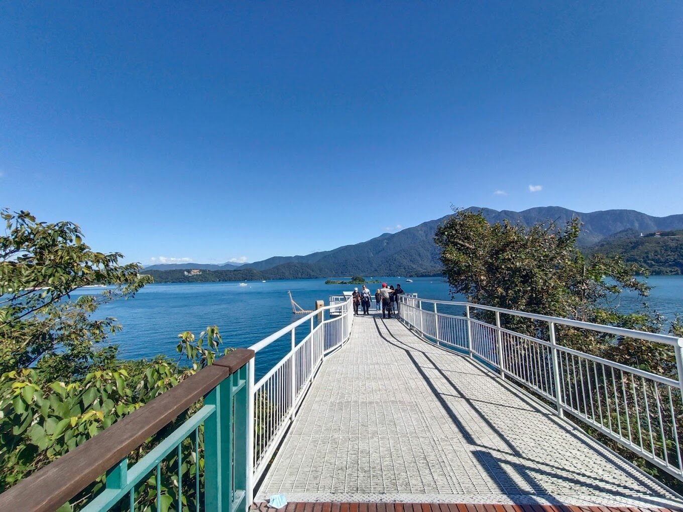 南投景點排行：日月潭旅遊指南 - 最佳季節活動與住宿推薦