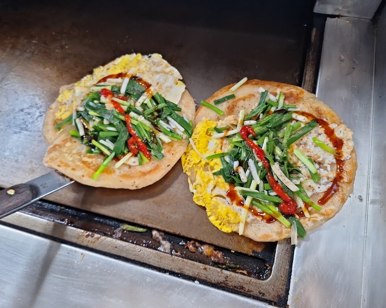 宜蘭美食推薦:宜蘭傳統小吃推薦——三星蔥餅、甕窯雞等美食探索