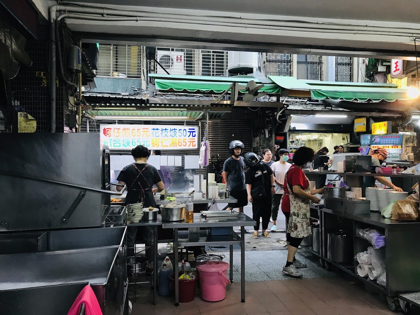 探索三和夜市的九大必吃美食