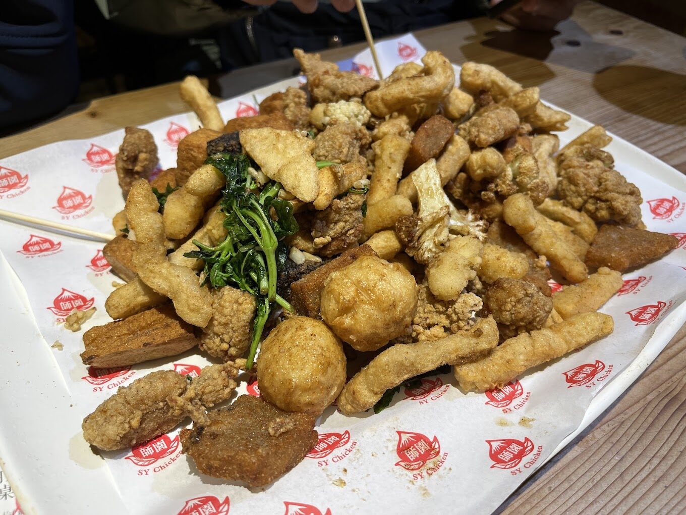 師大夜市美食：必吃的鹹酥雞和蔥抓餅