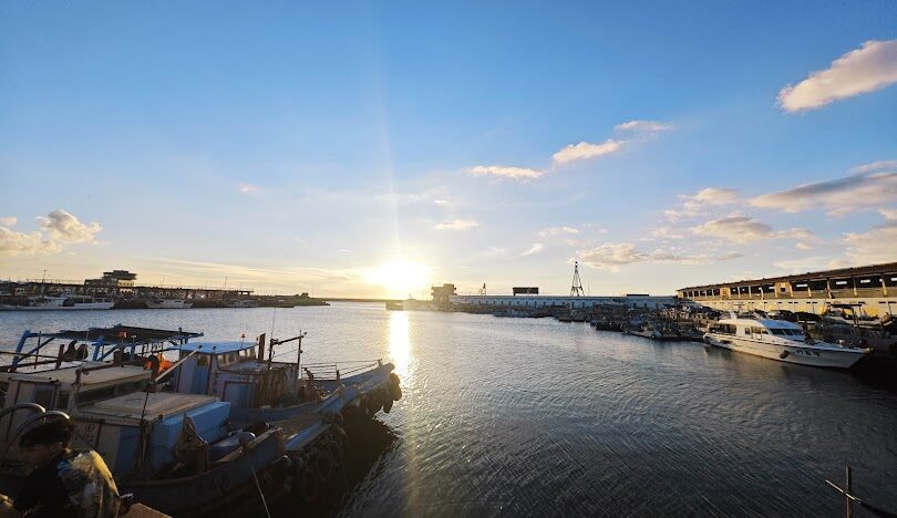 竹圍漁港必吃美食推薦 - 當地人最愛的美味指南