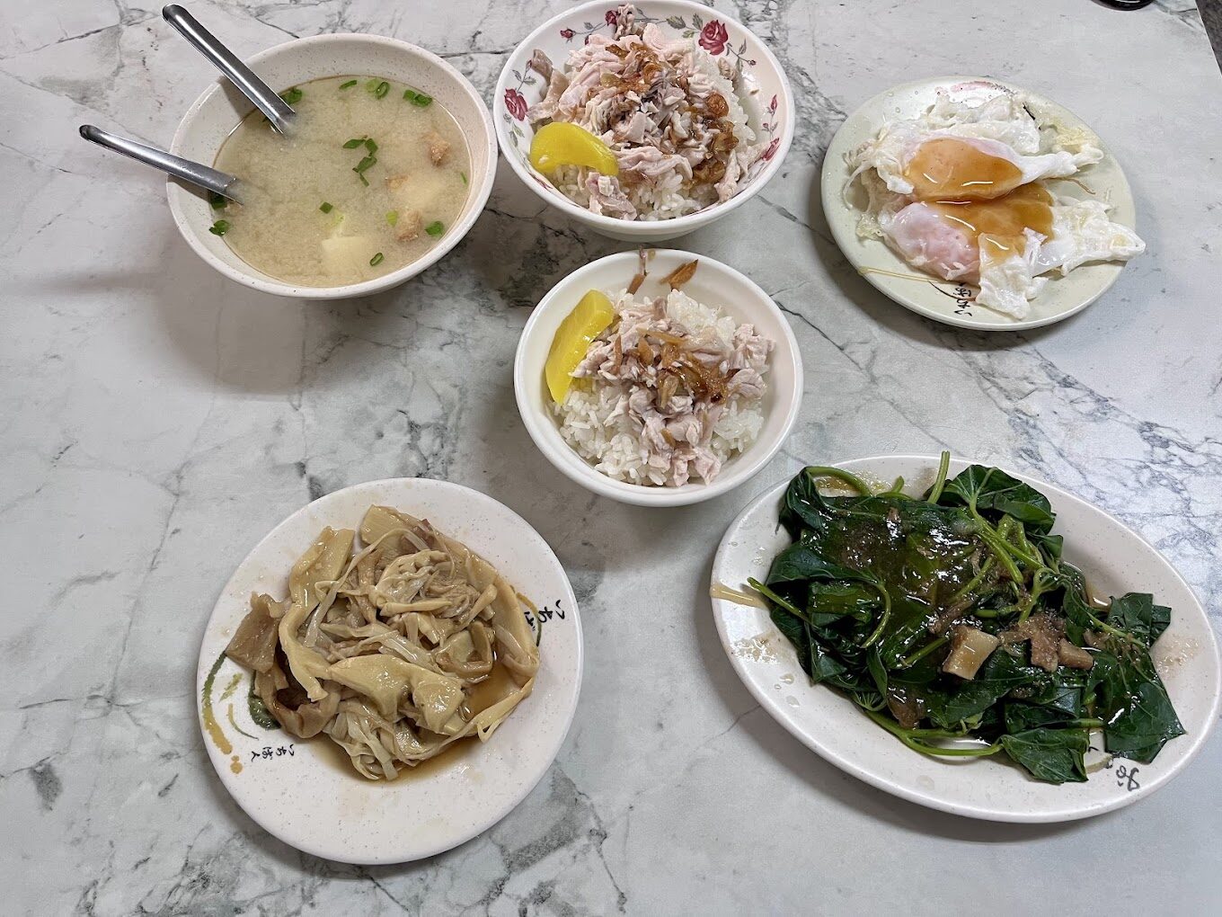 民主火雞肉飯的歷史與由來：一碗飯中的文化故事