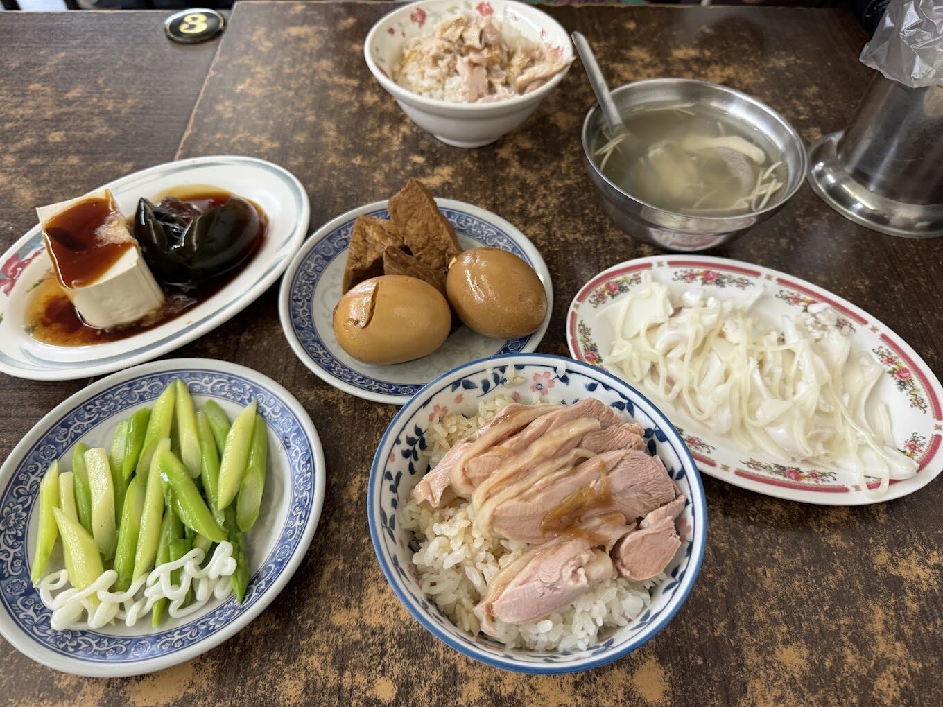 民主火雞肉飯的歷史與由來：一碗飯中的文化故事