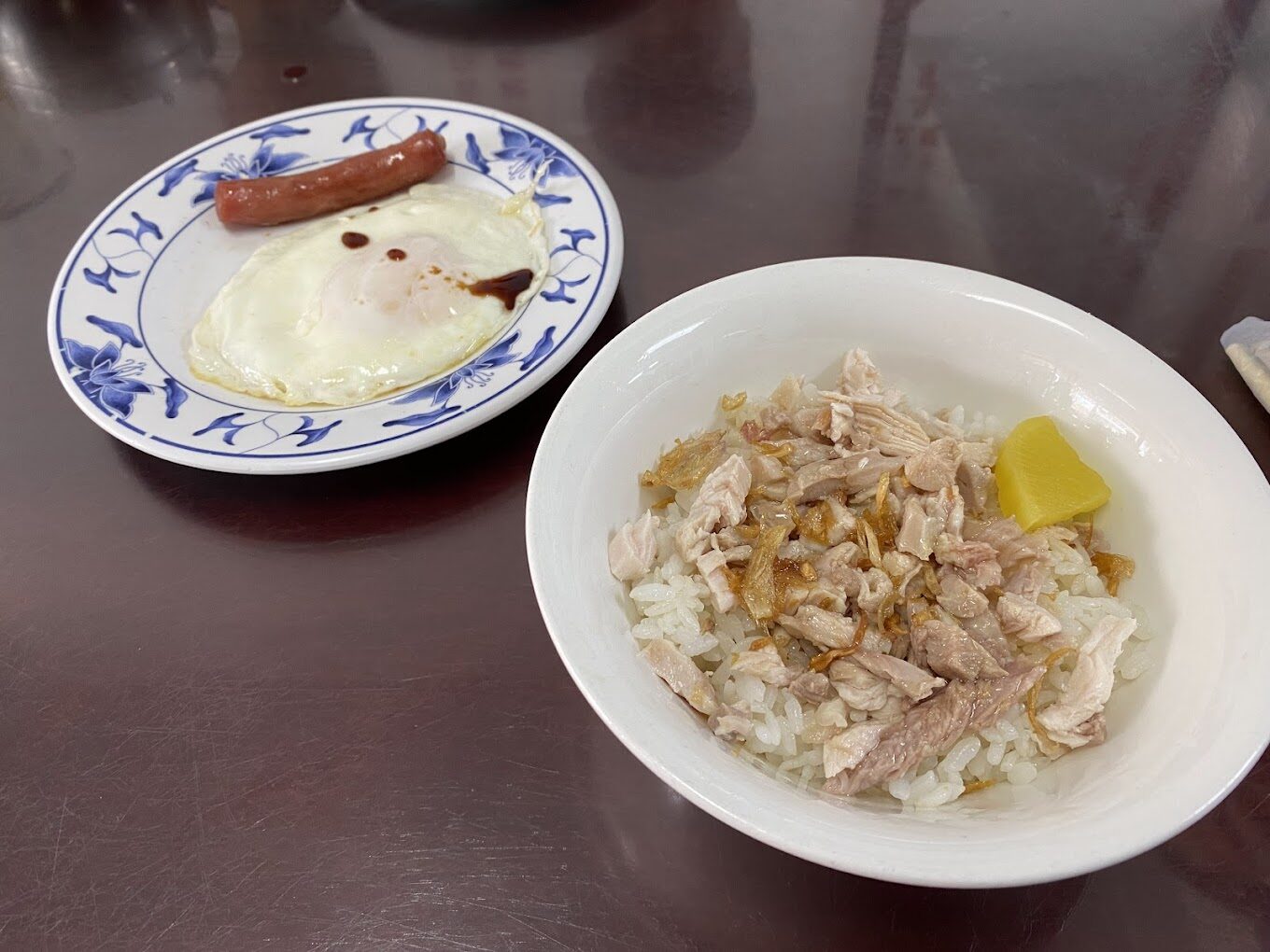 民主火雞肉飯的歷史與由來：一碗飯中的文化故事