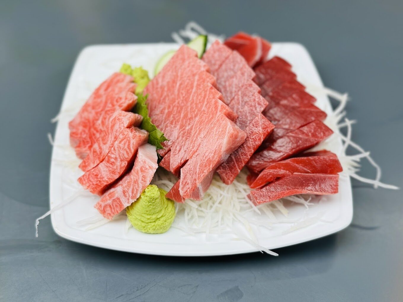 屏東美食探索:必吃海鮮料理,現撈生魚片與人氣熱炒店推薦