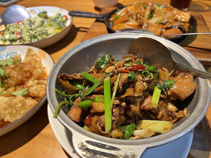屏東美食探索:必吃海鮮料理,現撈生魚片與人氣熱炒店推薦