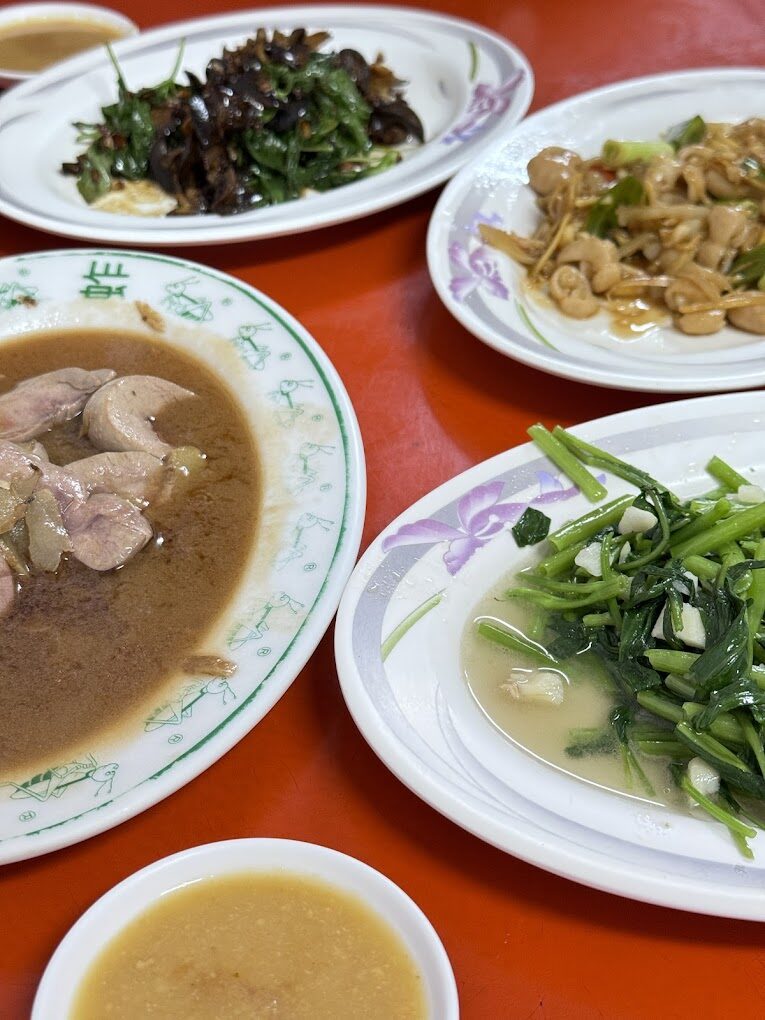屏東美食探索:必吃海鮮料理,現撈生魚片與人氣熱炒店推薦