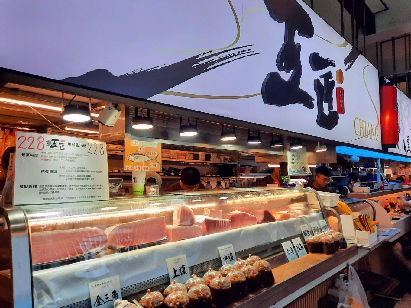 屏東美食探索:必吃海鮮料理,現撈生魚片與人氣熱炒店推薦
