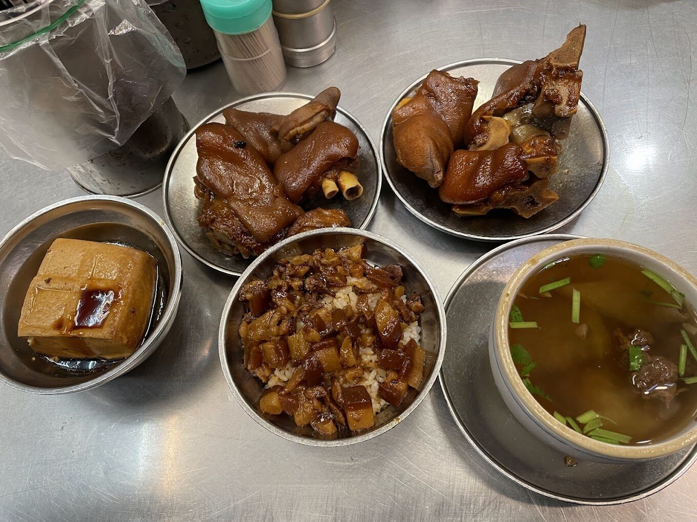 南機場夜市必吃小吃推薦：地道美食指南