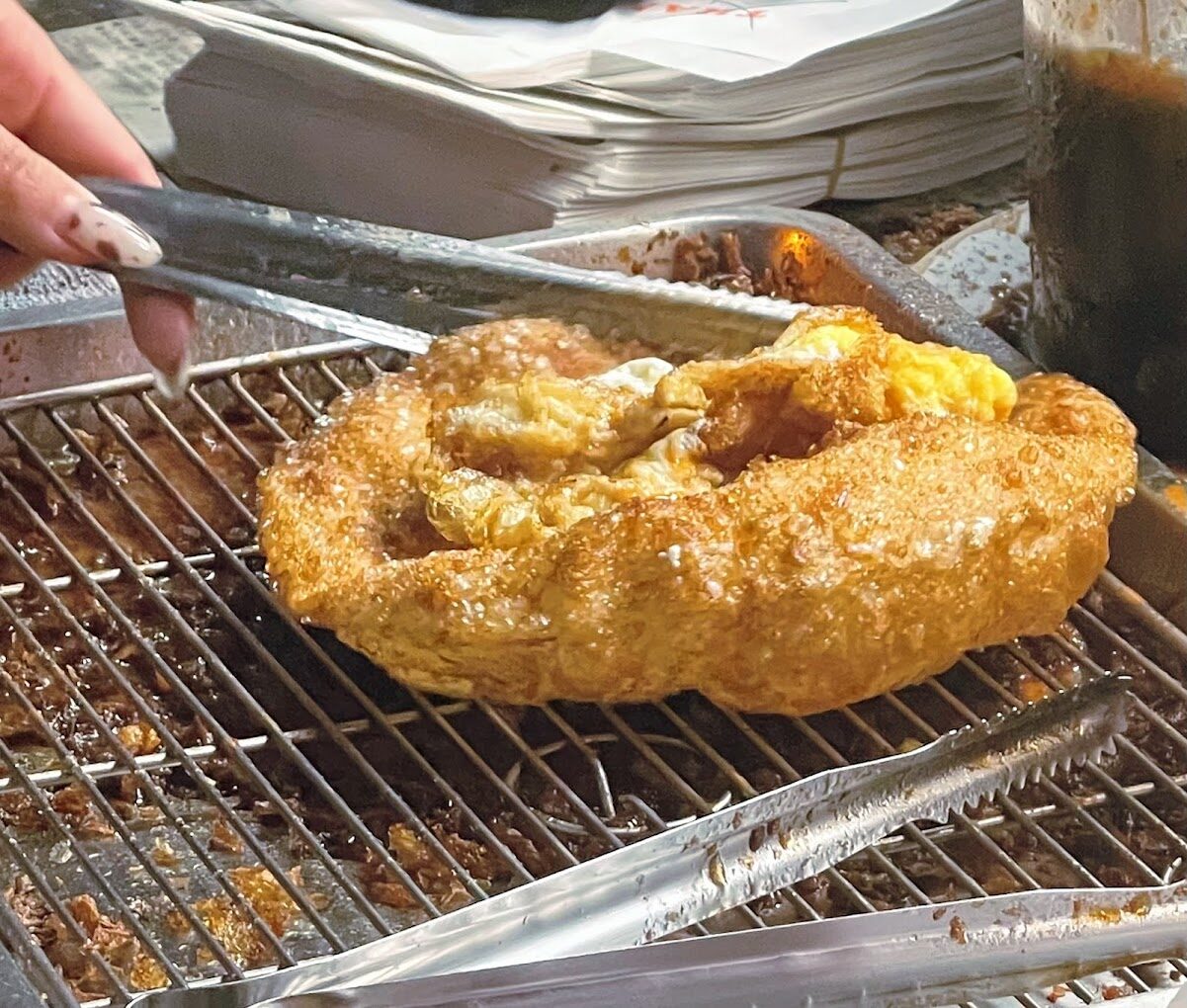 花蓮好吃必吃炸蛋蔥油餅：油酥口感大揭秘