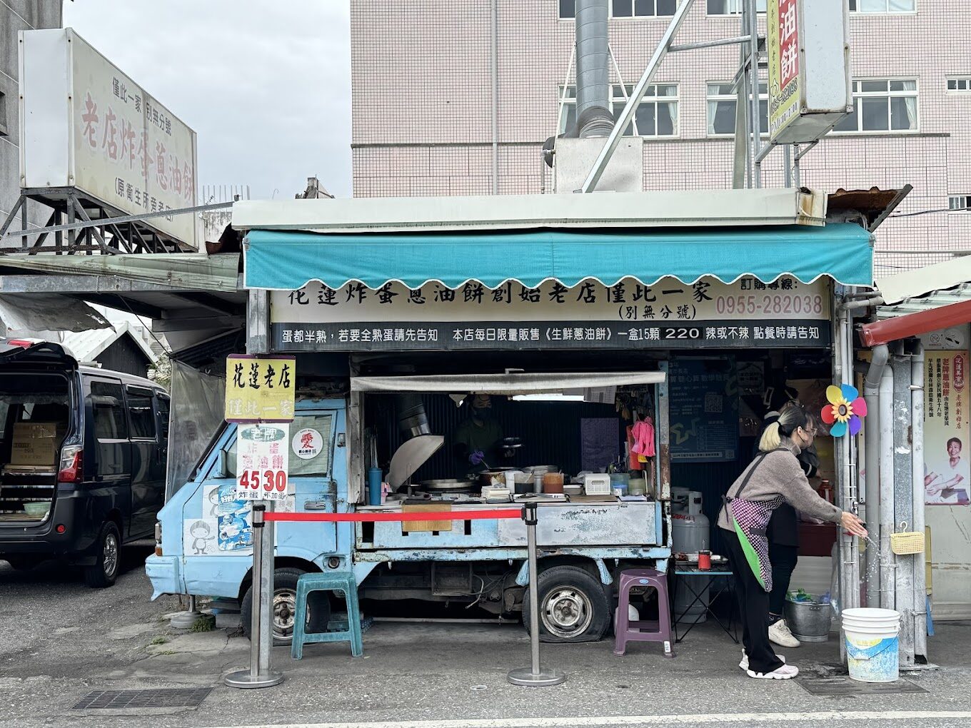 花蓮好吃必吃炸蛋蔥油餅：油酥口感大揭秘