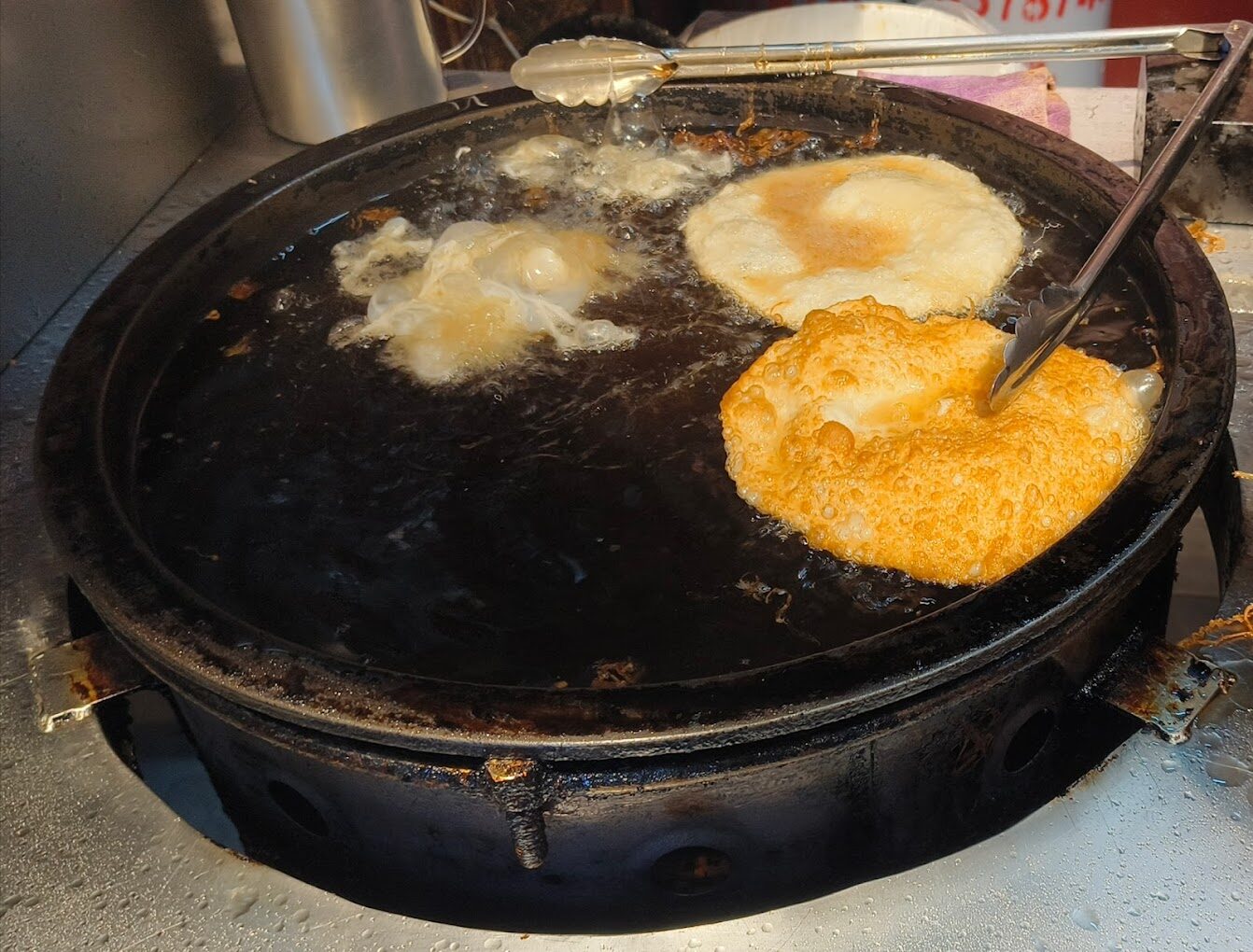 花蓮好吃必吃炸蛋蔥油餅：油酥口感大揭秘