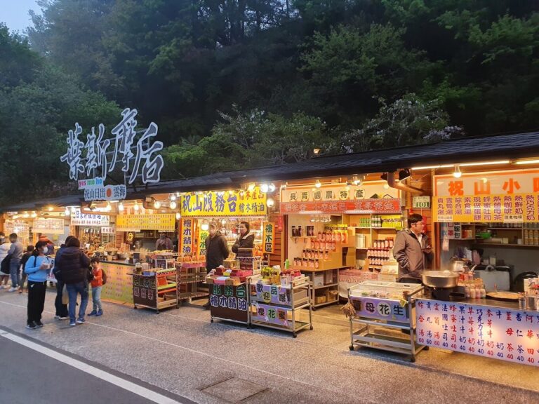 探索阿里山日出的最佳地點與時間指南：發現嘉義景點觀光工廠的魅力