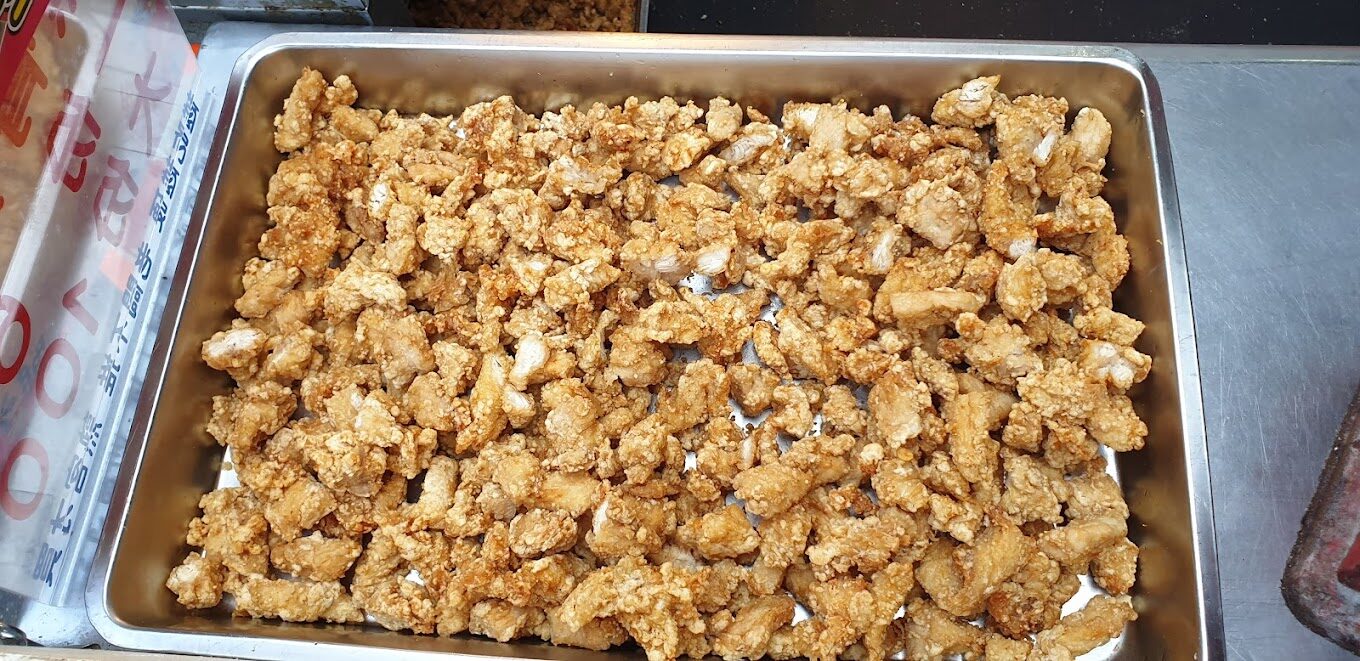 樂華夜市必吃炸雞排：酥脆美味的推薦指南