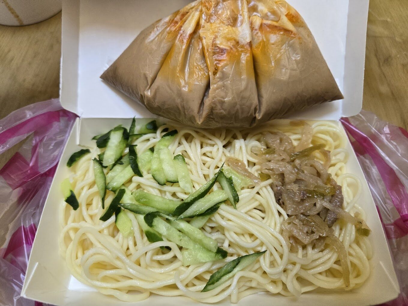 探索台灣最具人氣的露天市集:從士林夜市到花園夜市