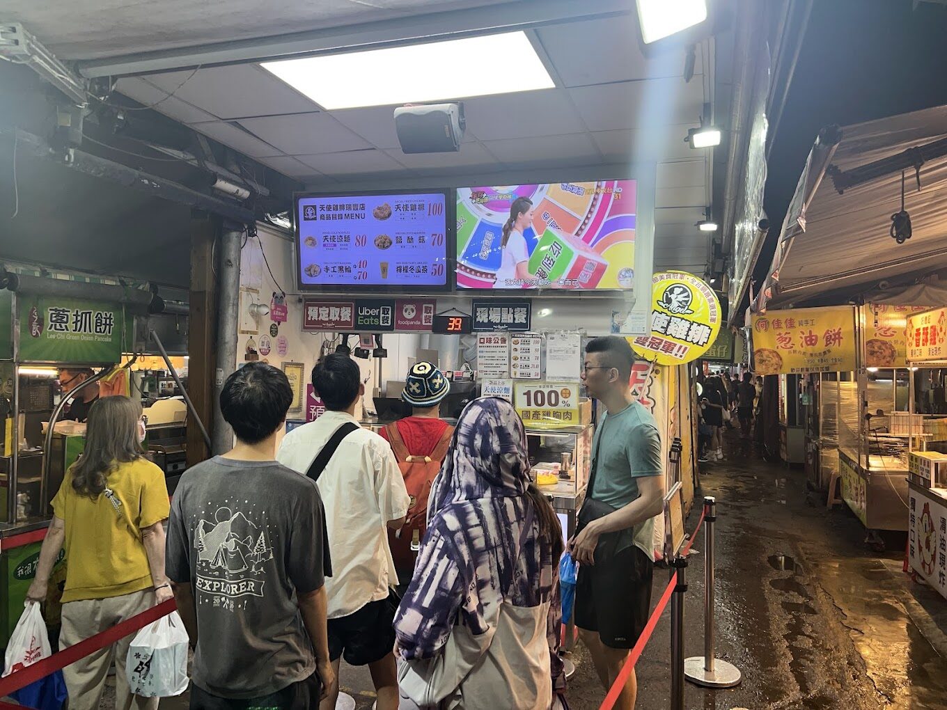 探索台灣最具人氣的露天市集:從士林夜市到花園夜市