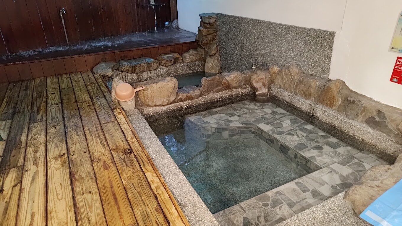 探索清新溫泉飯店：麗池山水溫泉會館