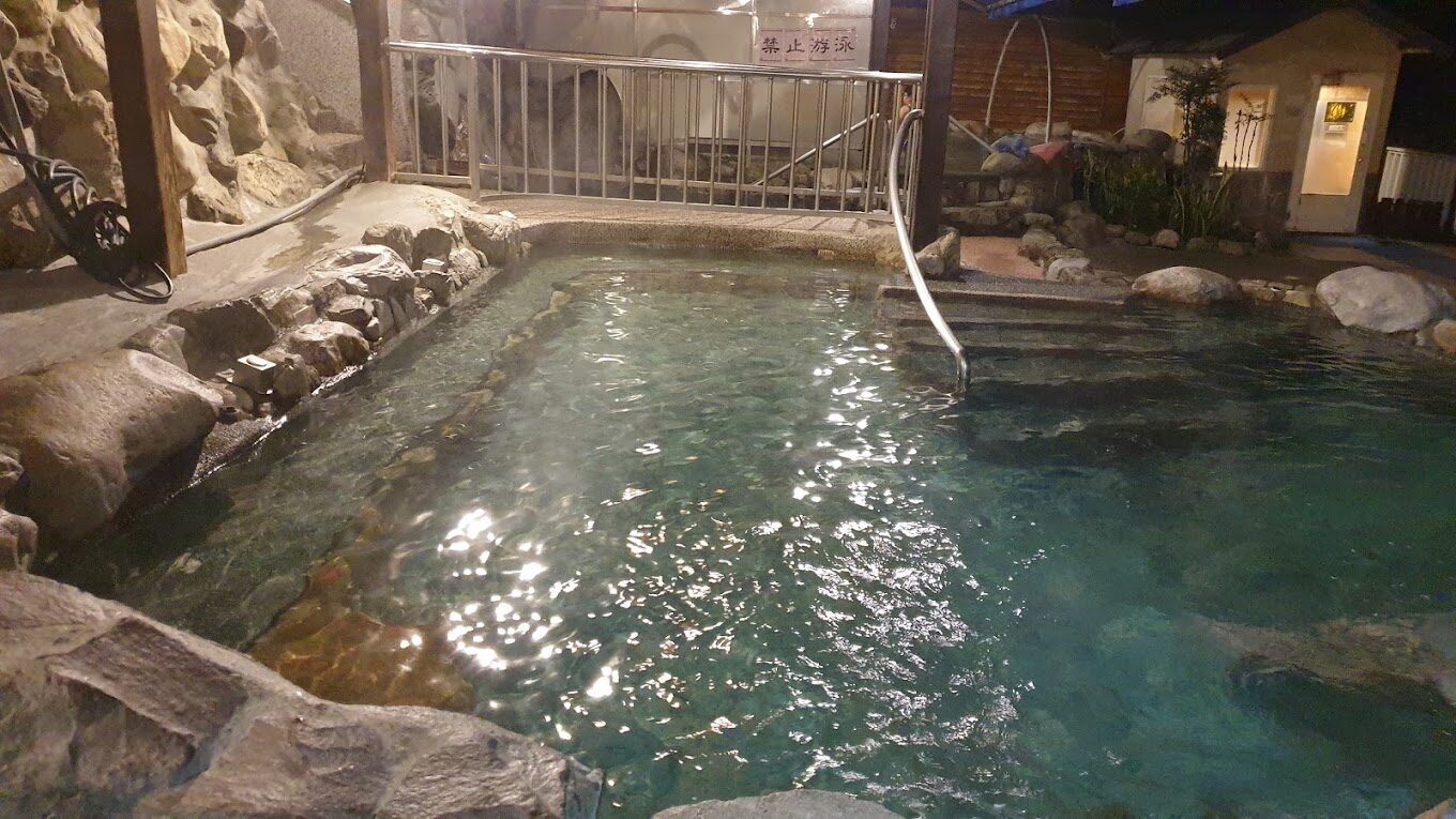 探索清新溫泉飯店：麗池山水溫泉會館