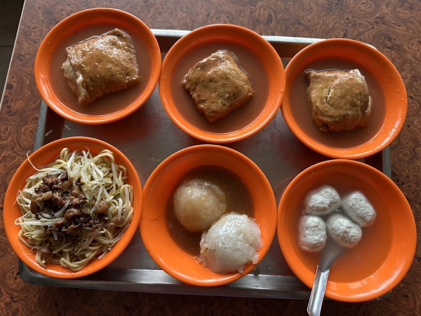 探索淡水老街的必嚐經典美食:從魚丸湯到阿給 - 必遊淡水景點指南