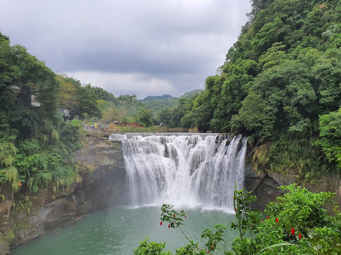 十分瀑布一日遊:你絕不能錯過的理由