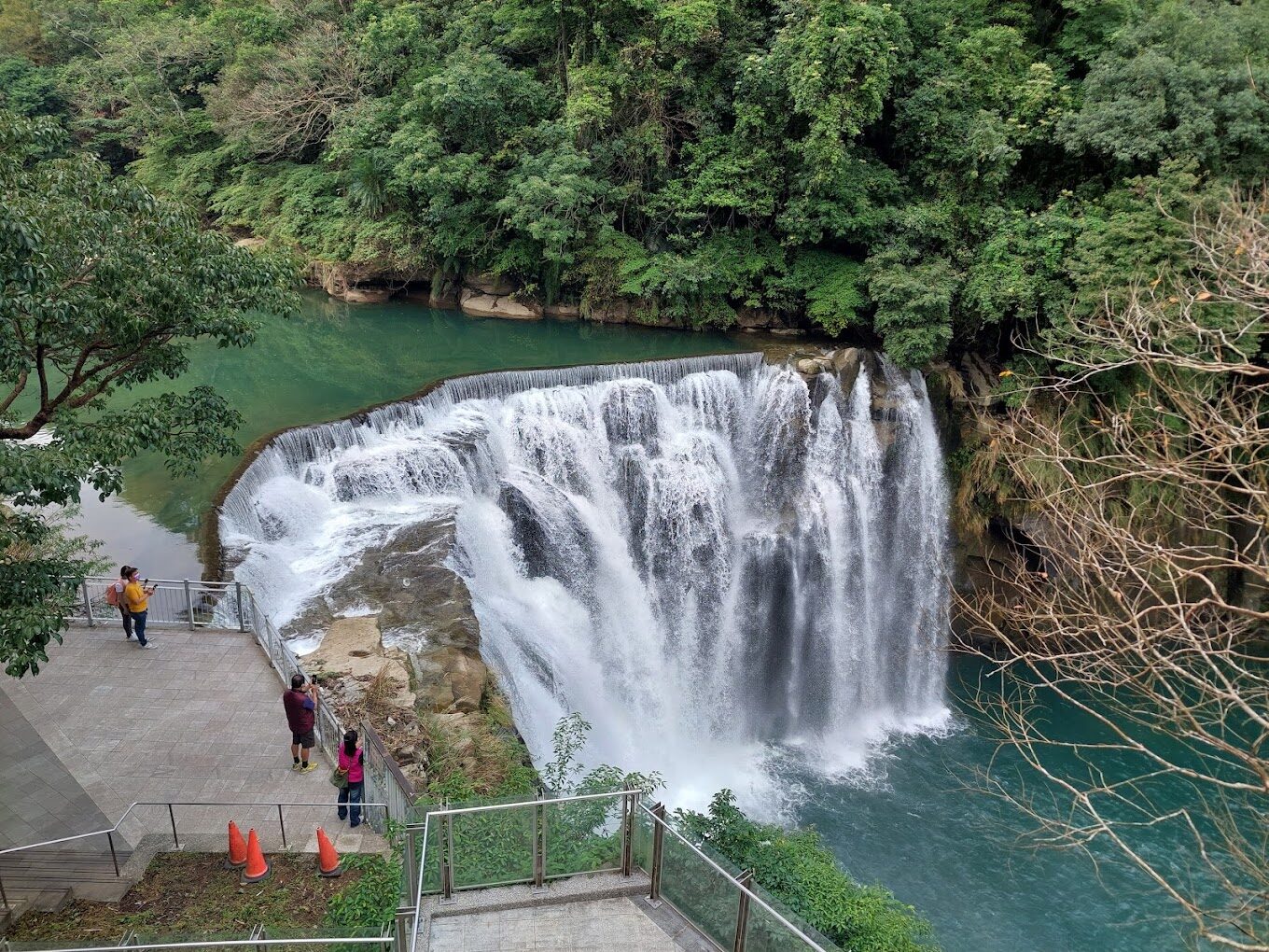 十分瀑布一日遊：你絕不能錯過的理由