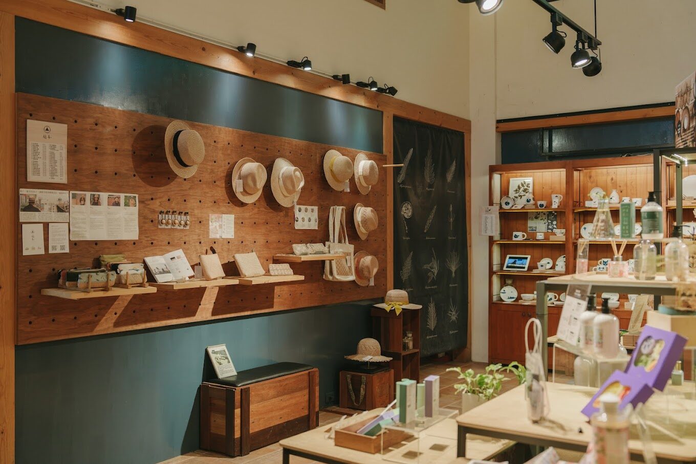 2025年台中必訪景點：避開觀光踩雷清單，隱藏版美景大揭密