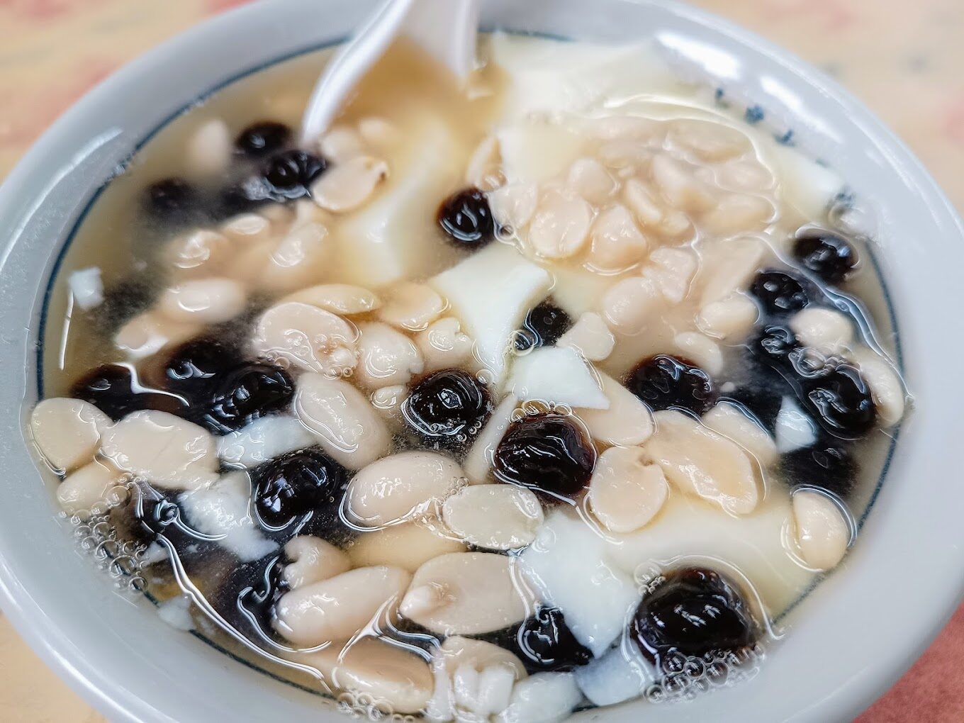 【2025】三峽老街必吃美食推薦|小資族絕不踩雷的美味選擇