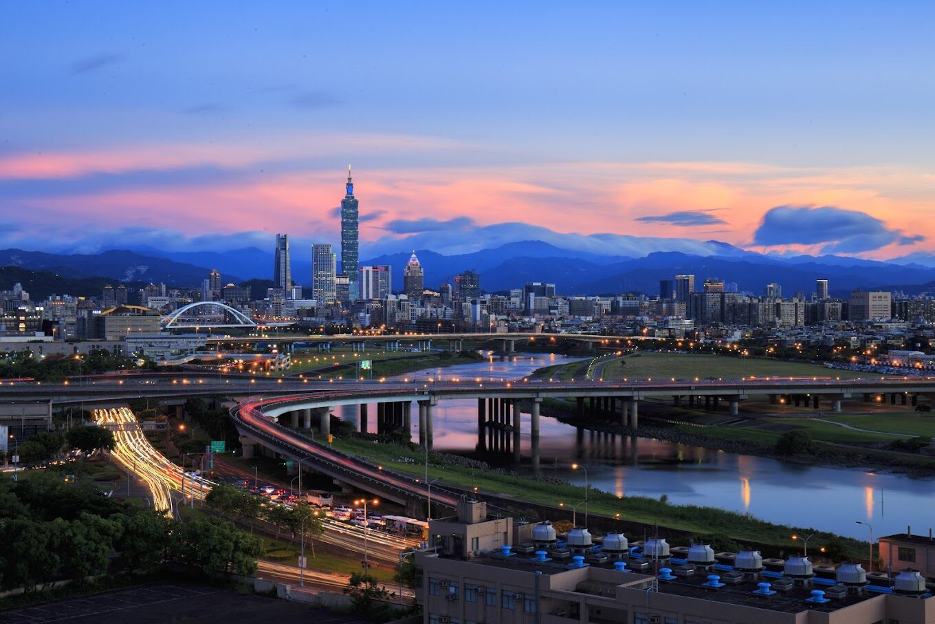 【2025】101觀景台必訪的理由：台北天空之城的魅力解析