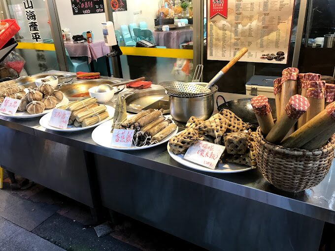 【2025】烏來老街必訪景點:避免錯過的當地美食