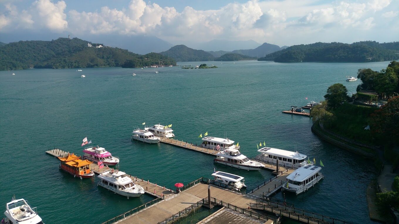 探索日月潭：2025年必訪的絕美景點及活動推介