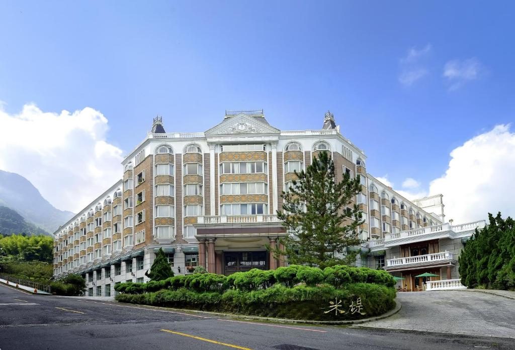 溪頭米堤大飯店住宿攻略｜2025最夢幻的森林度假首選