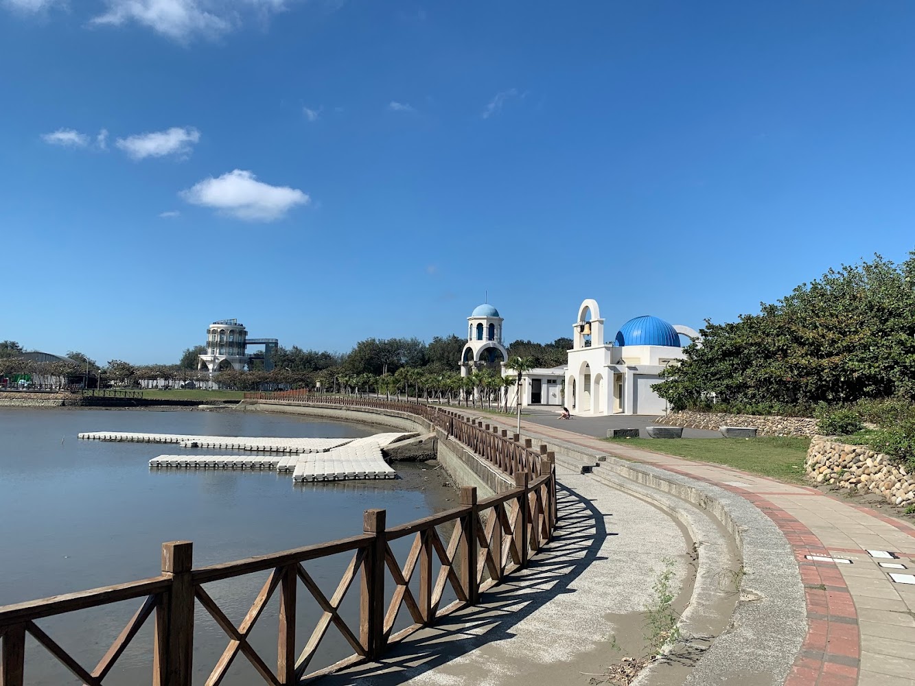 十七公里海岸線自行車道，沿途美景盡收眼底