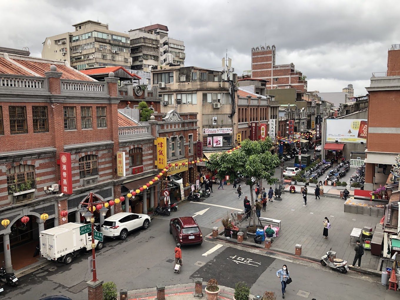 探索台北霞海城隍廟：祈願與文化的結合之地