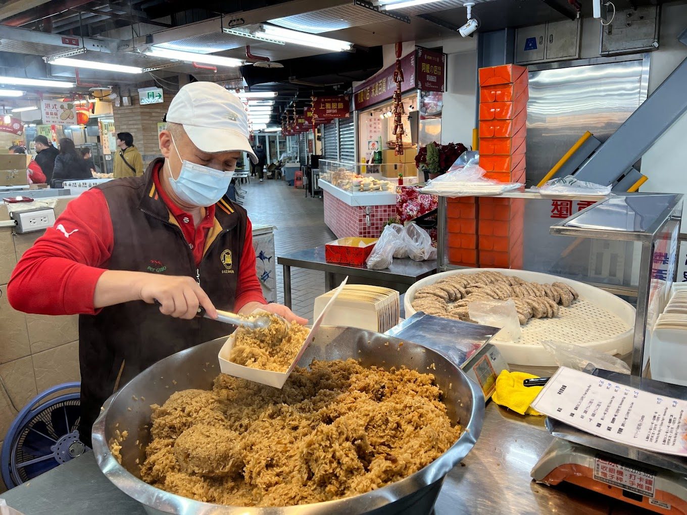探索台北霞海城隍廟：祈願與文化的結合之地