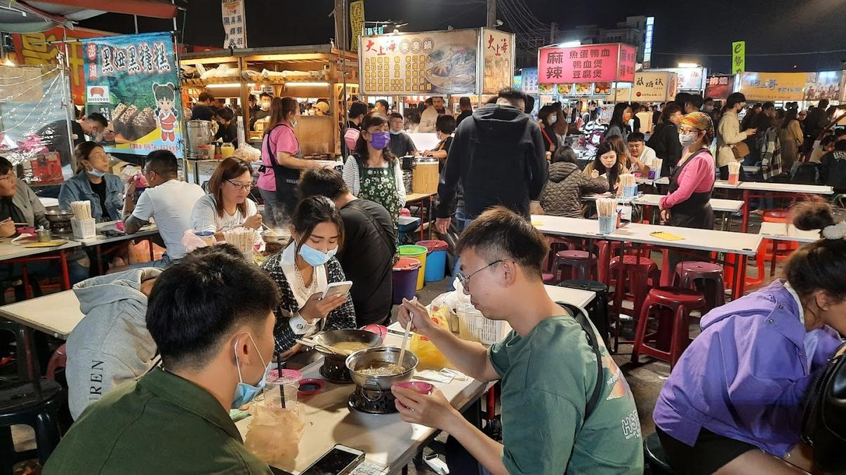 花園夜市：探索台南的夜市美食與娛樂樂園