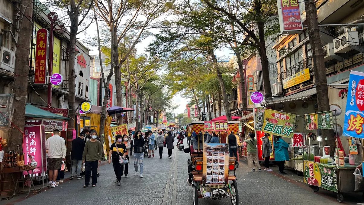 鹿港老街的美食與觀光指南：最佳景點和必吃小吃