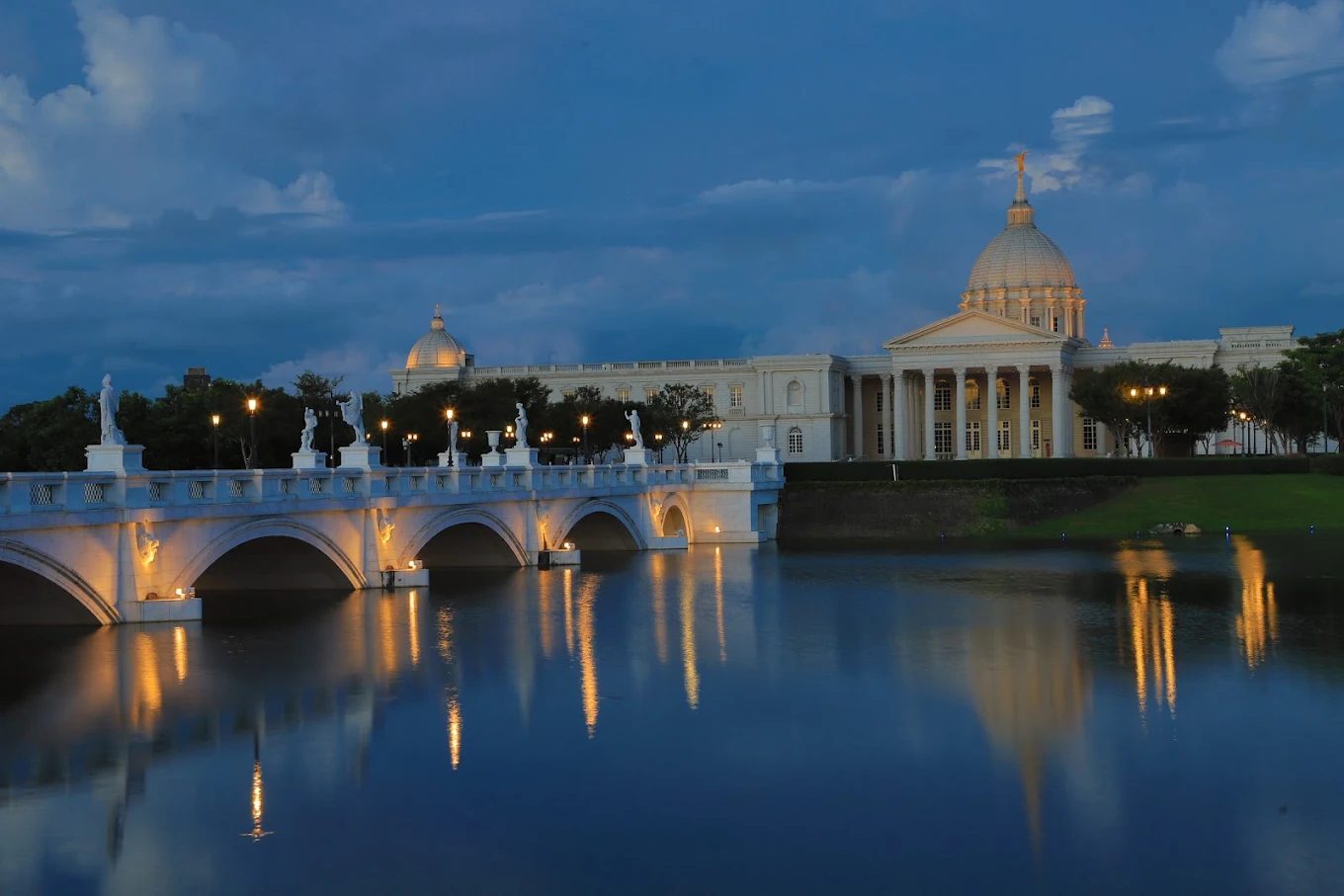 台南景點介紹：探索不容錯過的安平老街