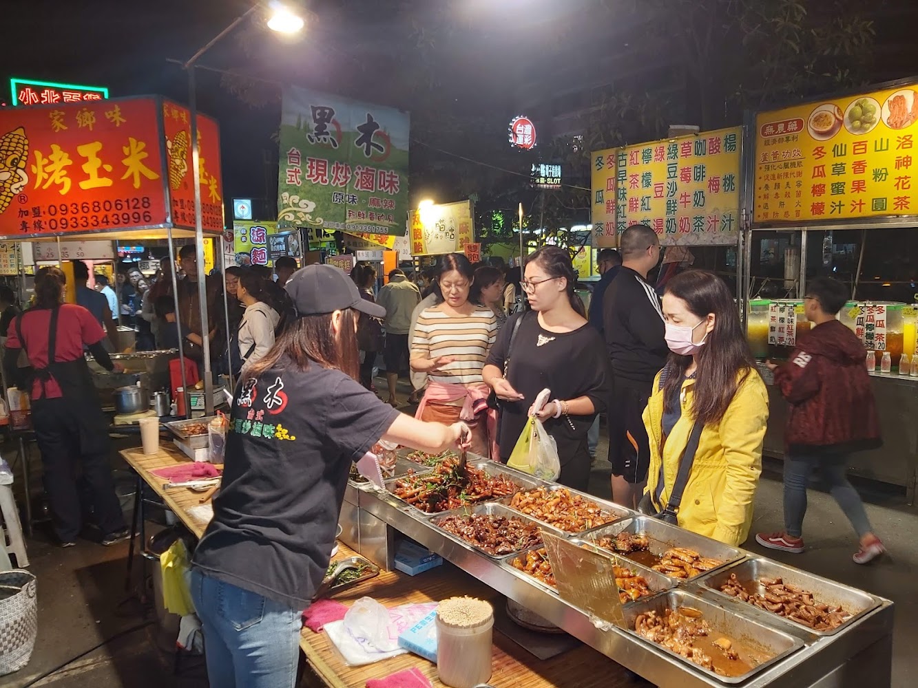 探索台南夜市：讓你的美食之旅不再迷惘的必訪夜市