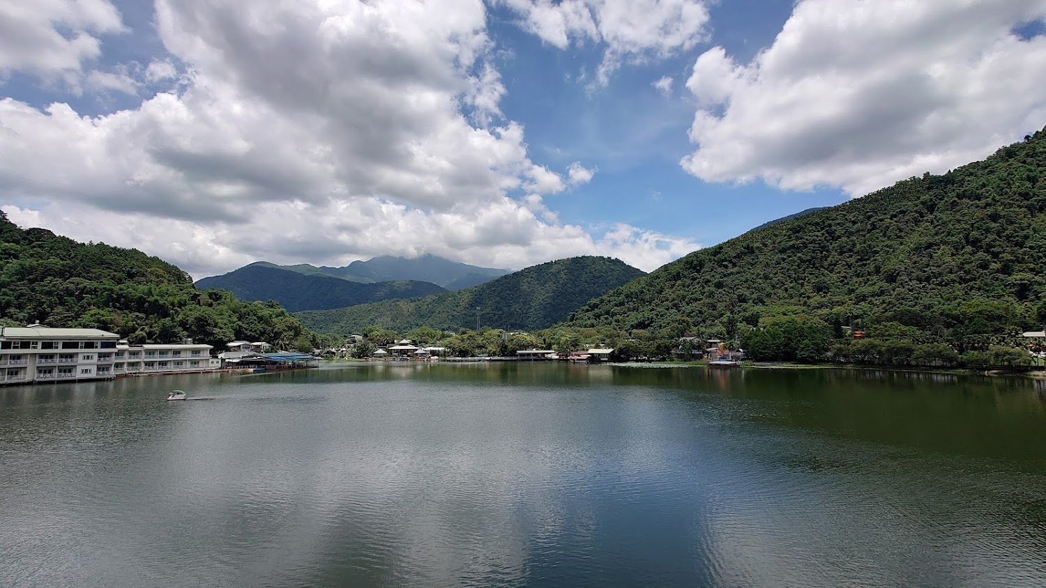 埔里景點精選:探索虎頭山、鯉魚潭與瑪璘窟的秘密