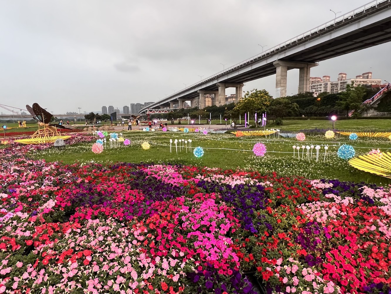 探索新北景點：碧潭、十分瀑布及更多熱門旅遊地點