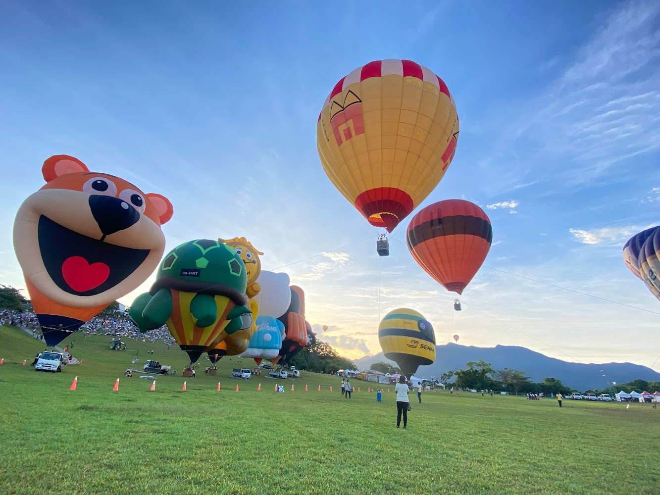 台東鹿野高台熱氣球草地｜探訪 旱溪夜市：讓你品嘗台灣小吃的最佳選擇