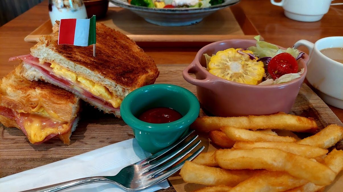 台南旅館推薦：U.I.J Hotel & Hostel - 友愛街旅館的完美住宿體驗