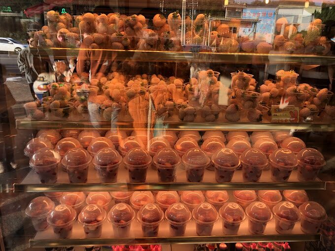 2025年採草莓推薦：避免這常見錯誤，享受完美採摘體驗