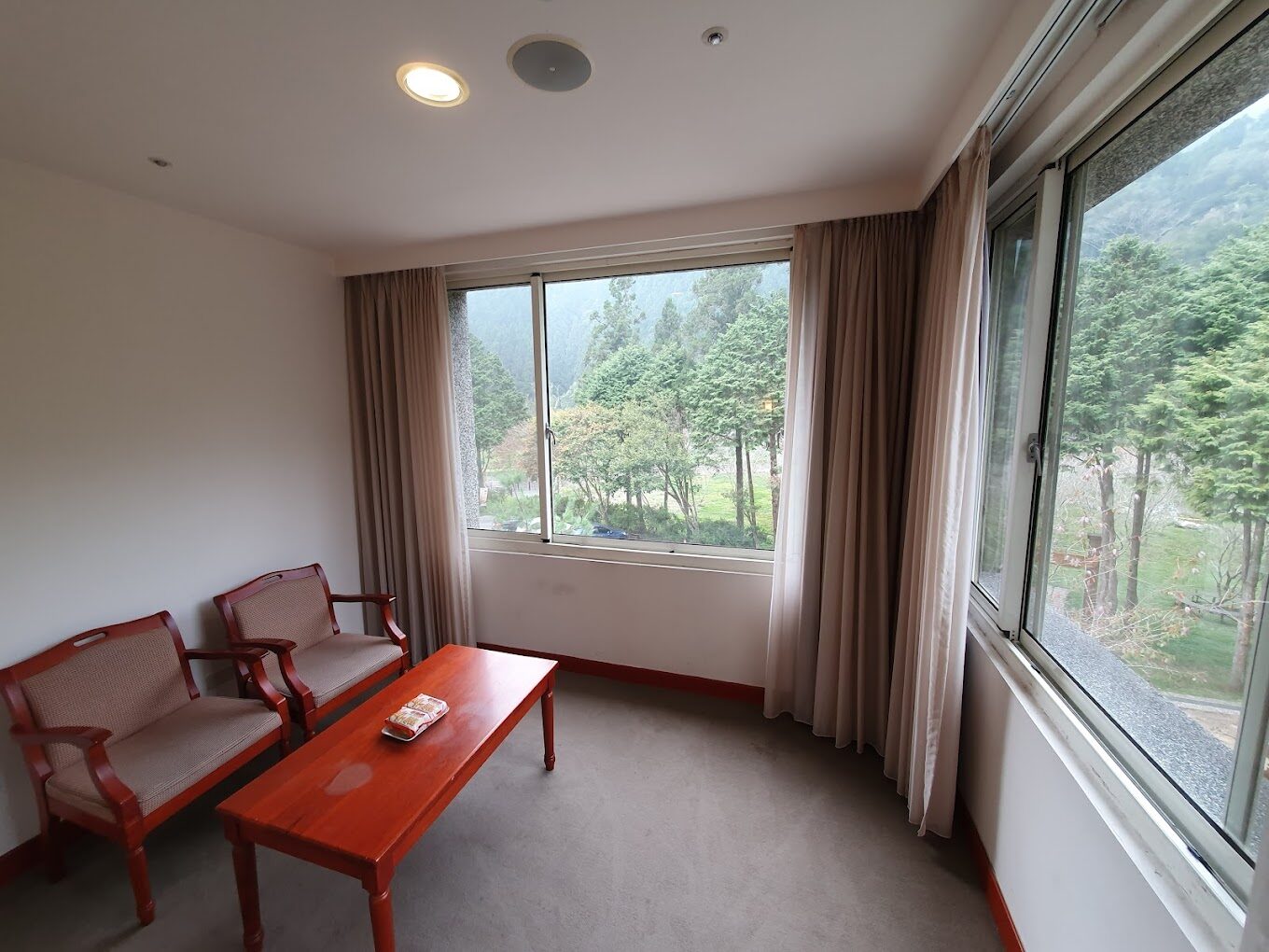 2025年杉林溪大飯店住宿評測｜避開這住宿雷區，輕鬆享受山林度假