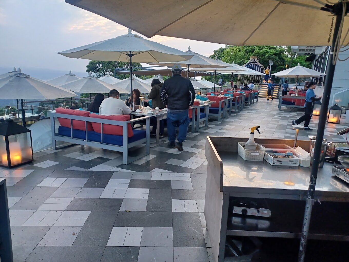 草山夜未眠：探索台北陽明山的夜晚秘境與美食推薦