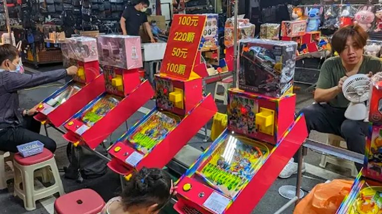 探索六合夜市：五大必吃美食與實用攻略