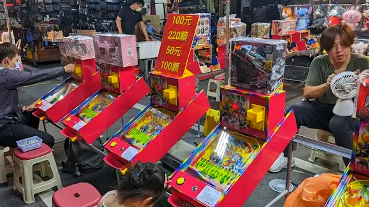 探索六合夜市：五大必吃美食與實用攻略