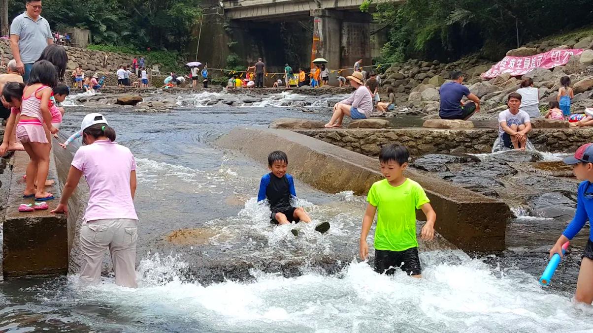 宇內溪溫泉池：桃園最受歡迎的親水景點