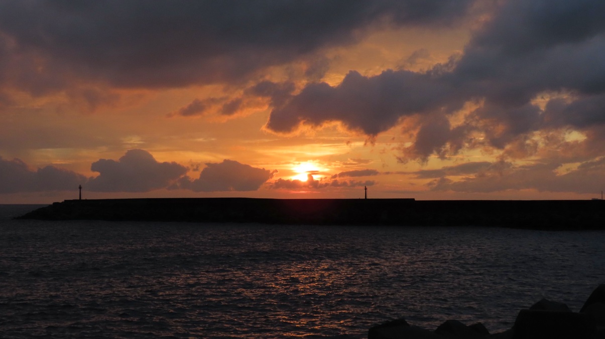 台南漁光島旅遊全攻略｜沙灘夕陽、海味美食、水上活動一次收藏！