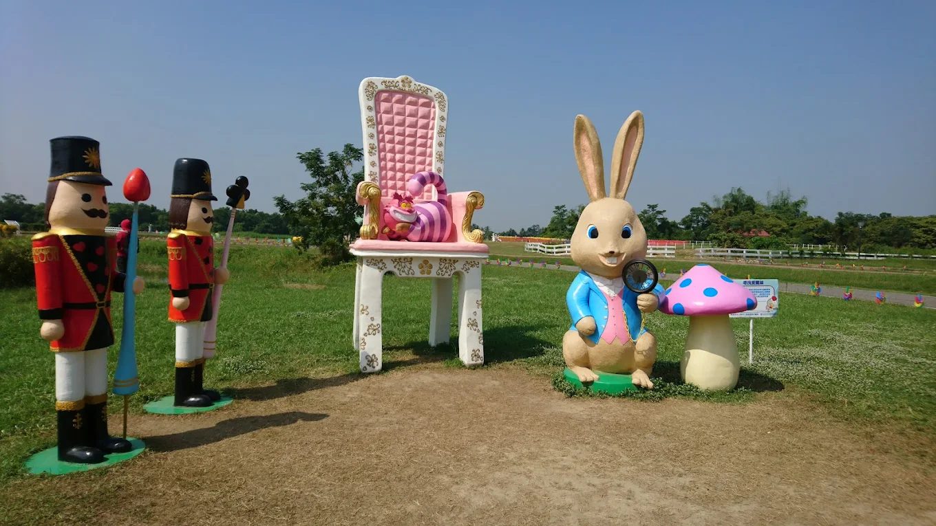 親子互動與湖畔草地活動情境